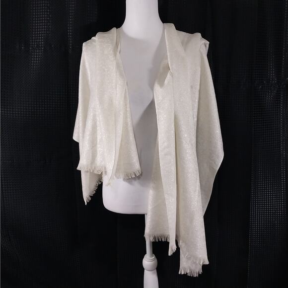 NWT! MARCUS ADLER NEW YORK! SILVER EMBROIDERED CREAM SCARF, WRAP, LARGE! - Picture 2 of 10